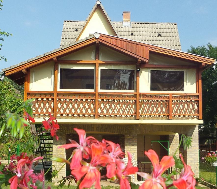 Villa Tiszavirag Vendeghaz Szegedin Exterior foto