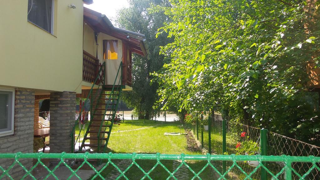 Villa Tiszavirag Vendeghaz Szegedin Exterior foto