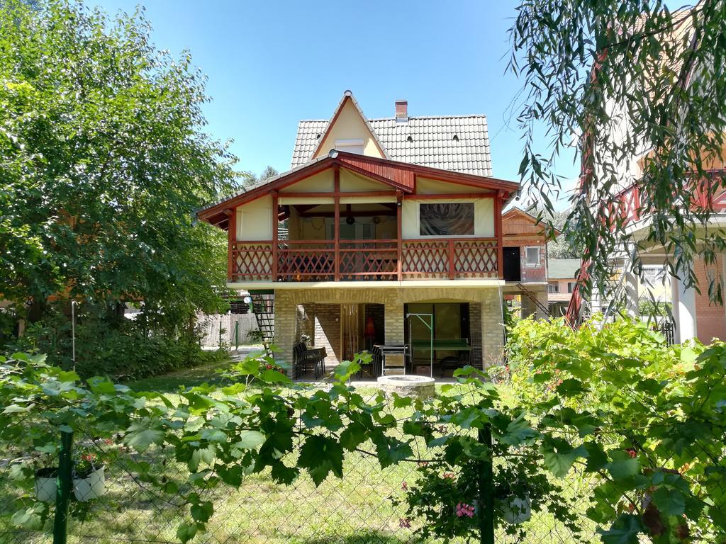 Villa Tiszavirag Vendeghaz Szegedin Exterior foto