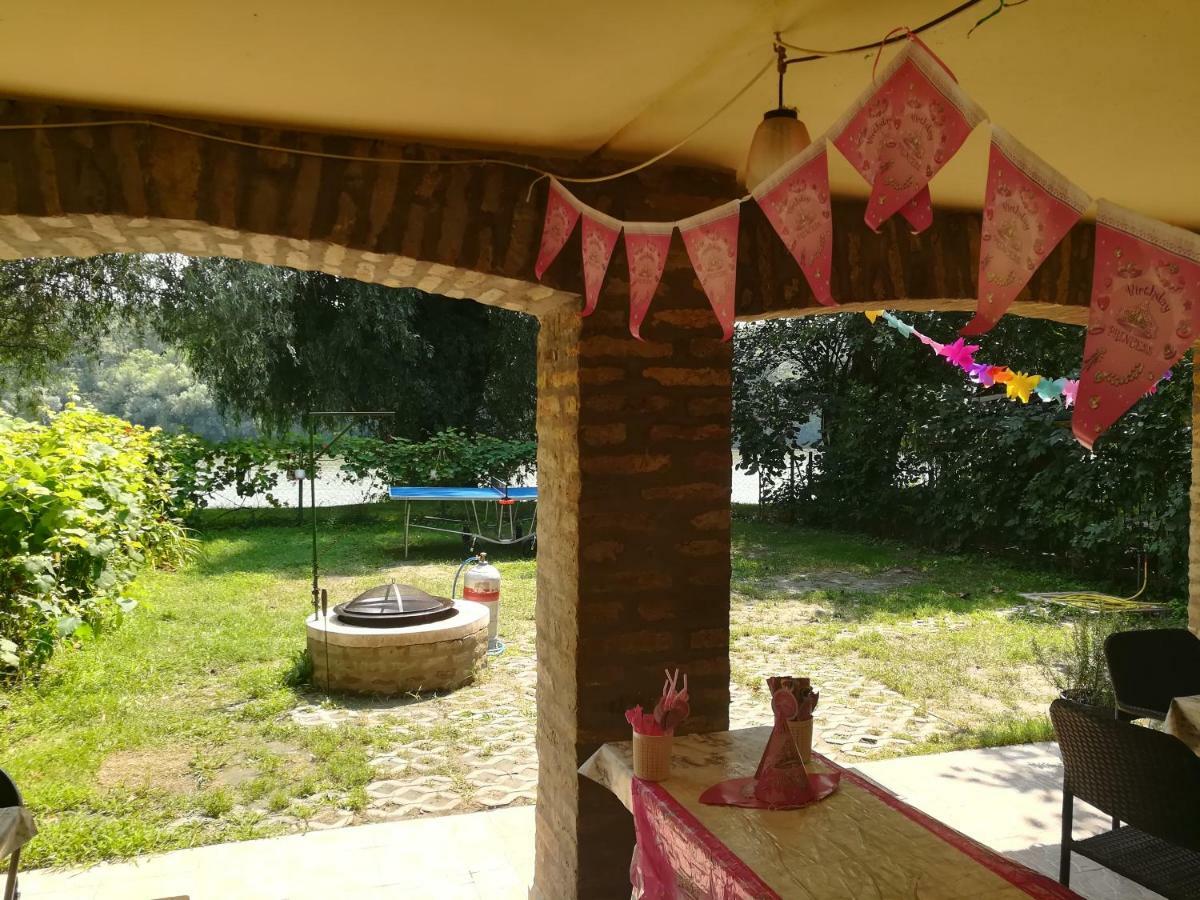 Villa Tiszavirag Vendeghaz Szegedin Exterior foto
