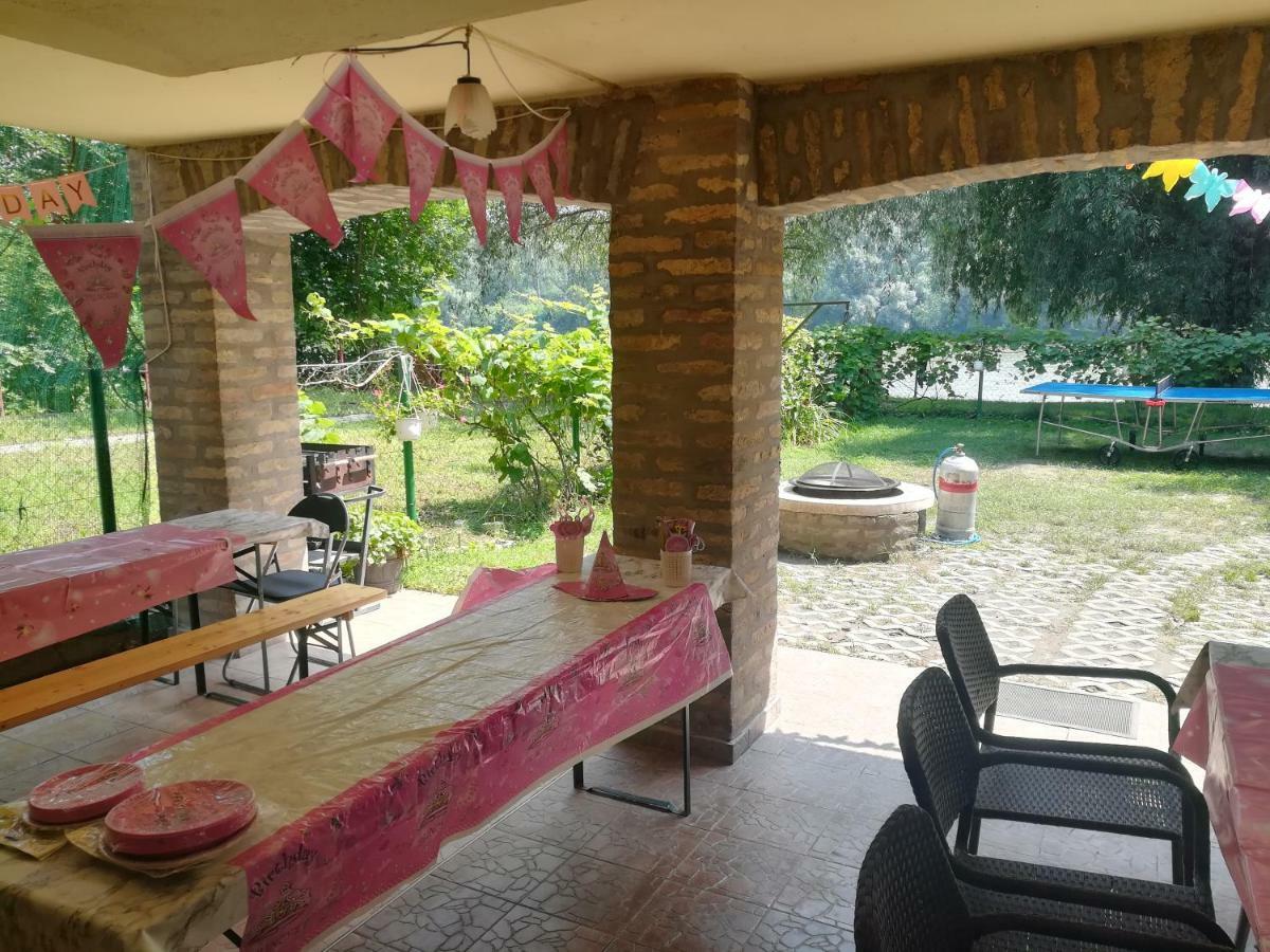 Villa Tiszavirag Vendeghaz Szegedin Exterior foto